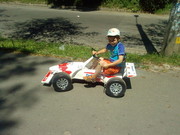 Детский автомобиль педальный